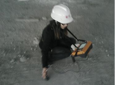 1535781516994318.png 樓板儀現(xiàn)場(chǎng)圖片.png